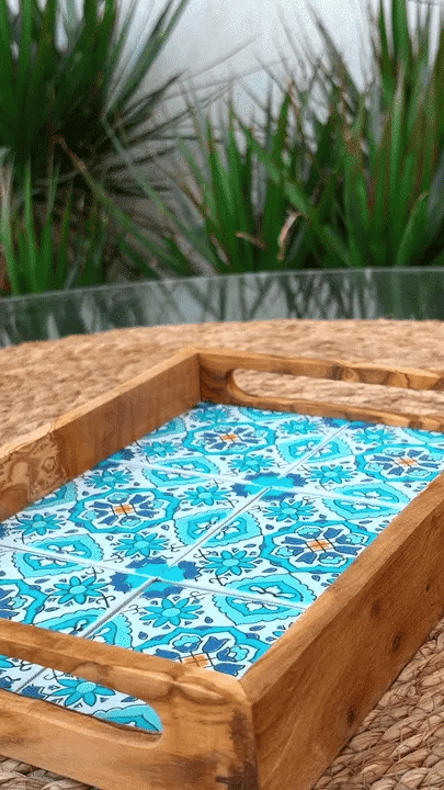 Tray detail